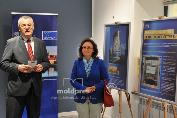 Photo exhibition on 20th anniversary of Slovakia's accession to EU opened in Chisinau