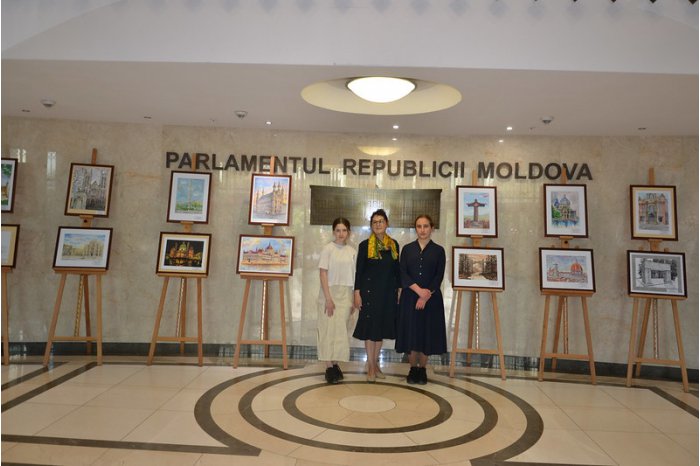 Moldovan parliament organizes painting exhibition on Europe Day