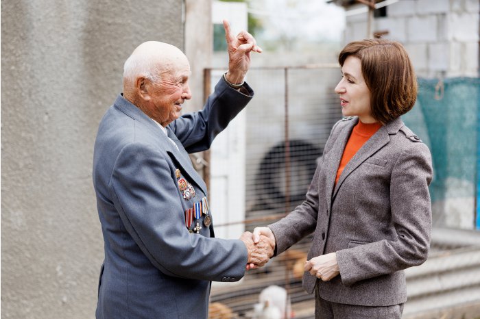 Head of State visits war veteran from Ialoveni