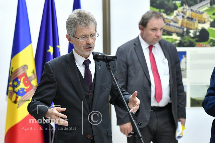 PHOTO Exhibition Czech Castles in Heart of Moldova