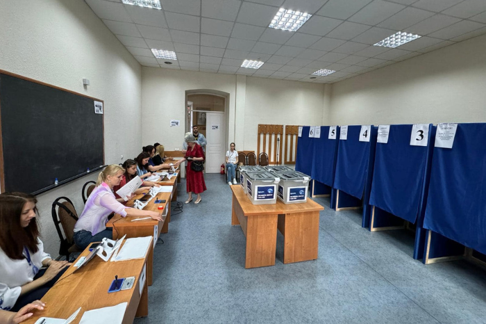 Participare record la alegerile europarlamentare: Circa 57 de mii de cetățeni români din R. Moldova și-au exprimat dreptul la vot până la ora 22.00