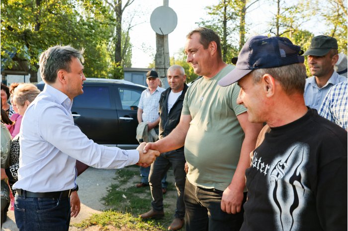 Премьер посетил фермерское хозяйство в Рышканском районе