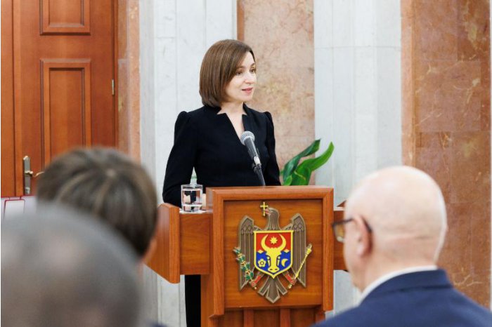 Moldovan president awarded several employees in education, public order, environment, culture, sports