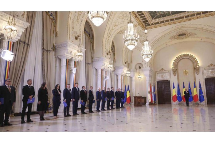 România // Noul Guvern Ciolacu a depus jurământul la Palatul Cotroceni. Klaus Iohannis: „Oamenii aşteaptă un Guvern care menţine ferm traiectoria pro-europeană”