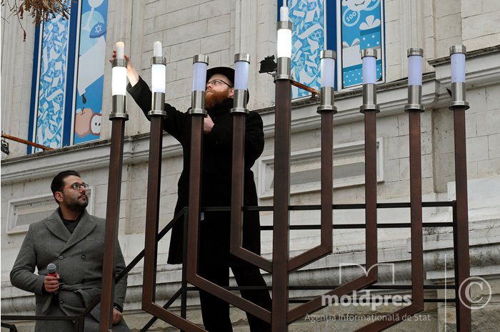 Jewish community of Moldova marks lighting of Hanukkah candles in Chisinau 