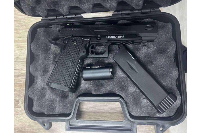 Three air pistols detected at Leuseni customs post of Moldova in luggage of 25-year-old man 