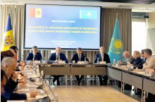 Discuții publice la subiectul: „Investițiile și reformele economice în Kazahstan: Oportunități economice pentru business-ul dintre Kazahstan și Republica Moldova”'