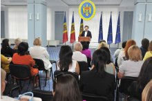 Eveniment cu participarea unui grup de 57 de profesori de limba română din UTA Găgăuzia, raionul Taraclia și mun. Bălți, care vor pleca în România pentru a urma un curs intensiv de formare profesională, organizat la inițiativa Ministerului Educației și Cercetării și al Ambasadei României la Chișinău  '